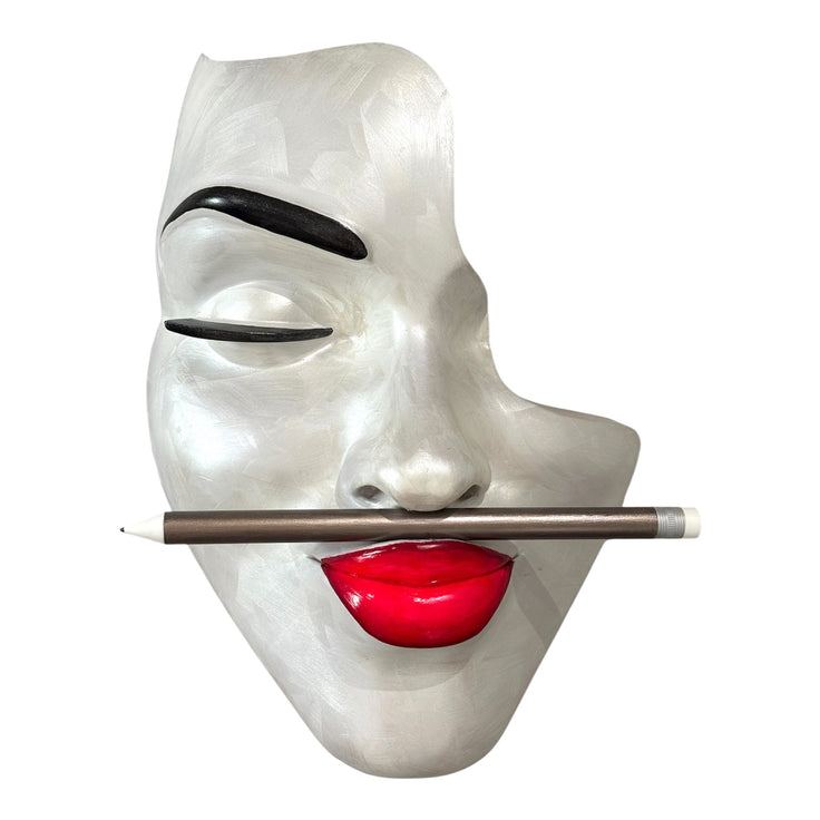 Kunstobjekt — Madam Art Pearl Whisper