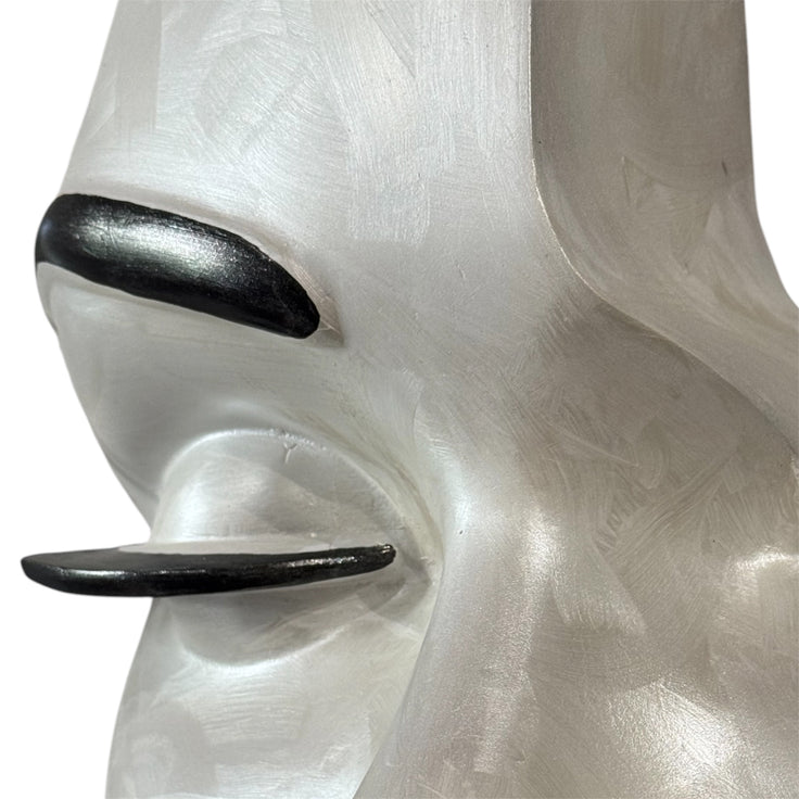 Kunstobjekt — Madam Art Pearl Whisper