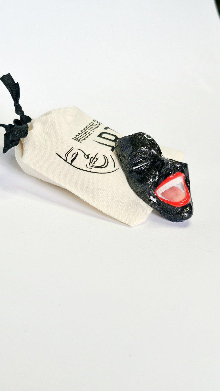 Brooch — Smile Black Shine by Modernista Art