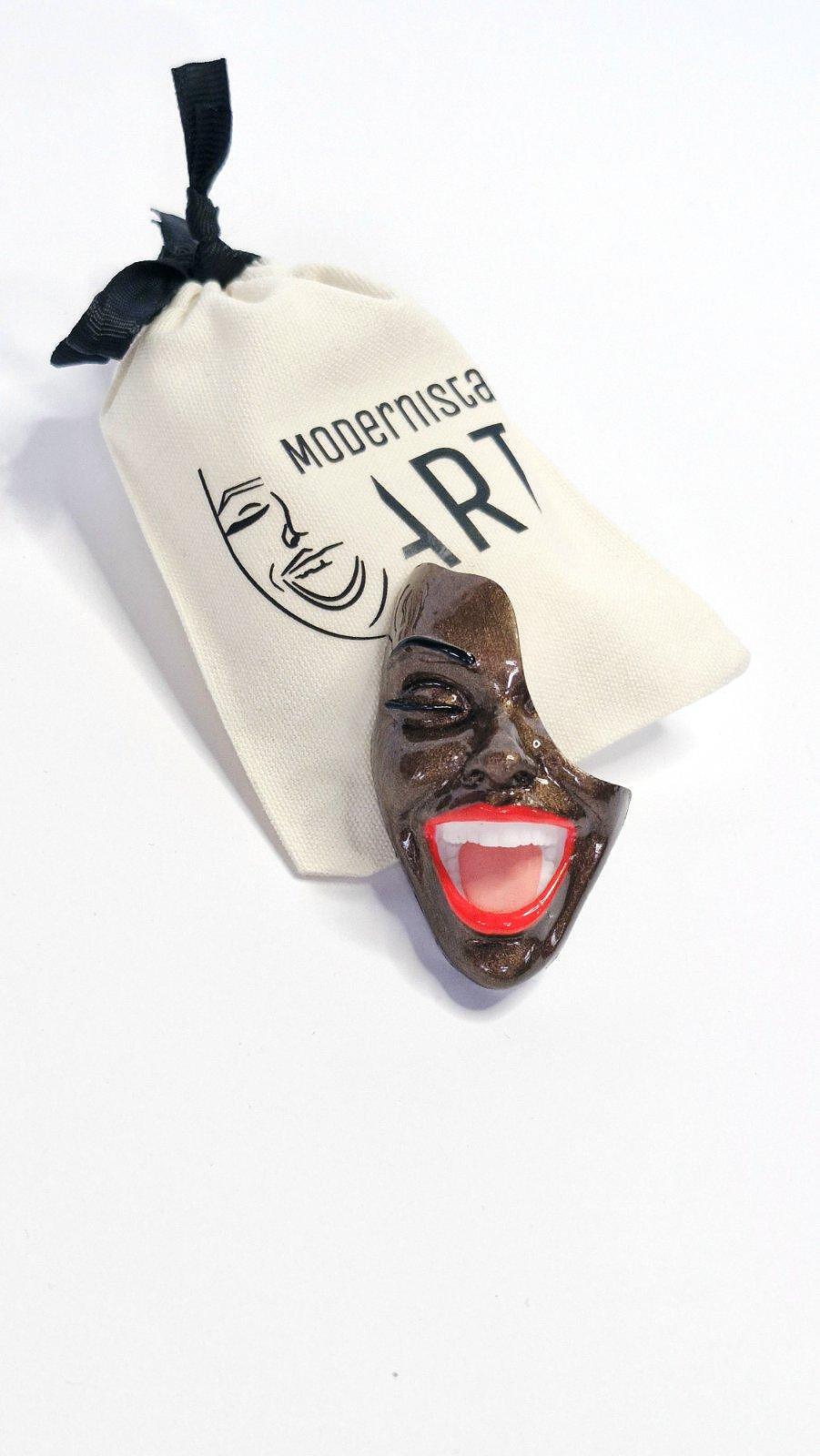 Brooch — Smile Brown Cheer by Modernista Art