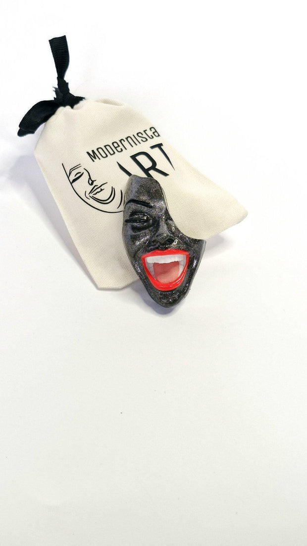 Brooch — Smile Metallic Queen by Modernista Art