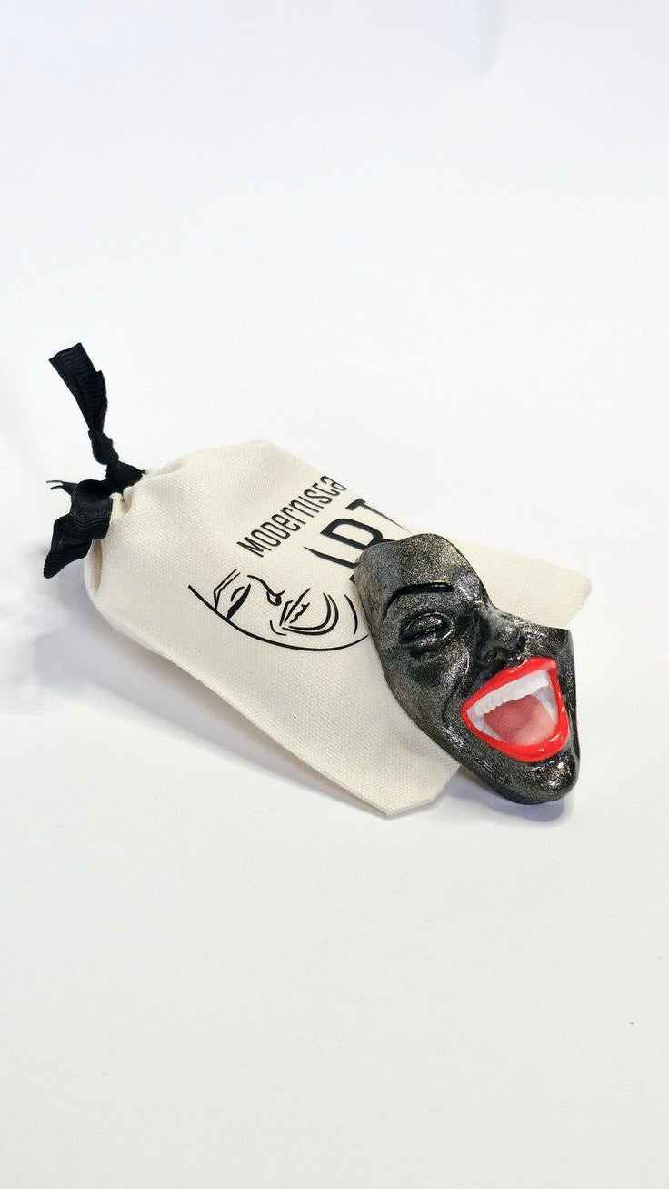Brooch — Smile Metallic Queen by Modernista Art