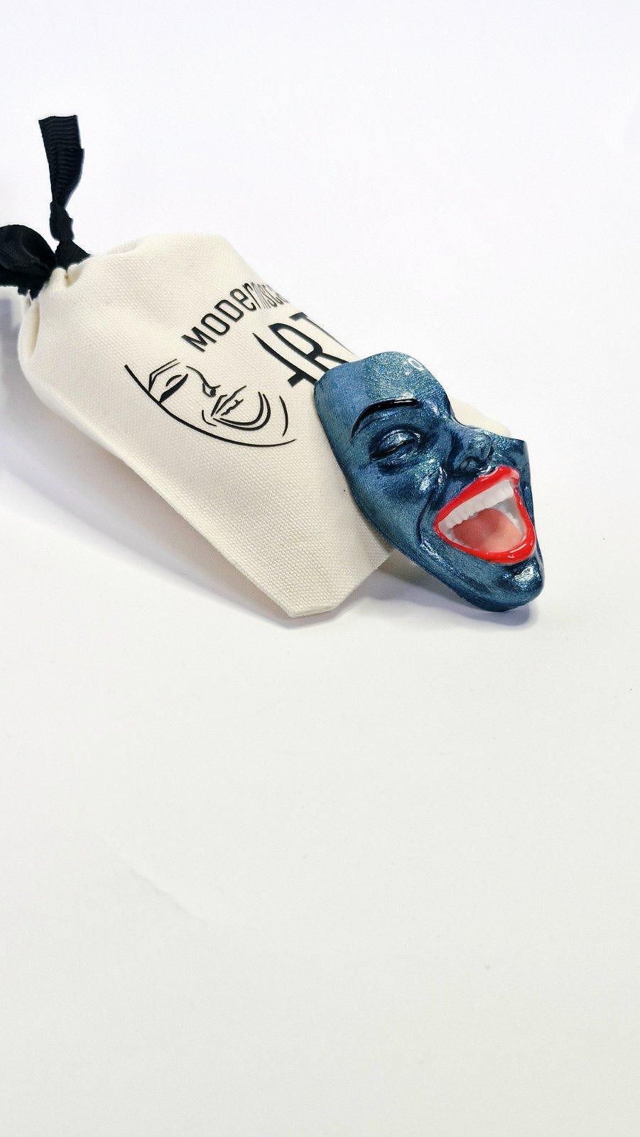 Brooch — Smile Jeans Wave by Modernista Art