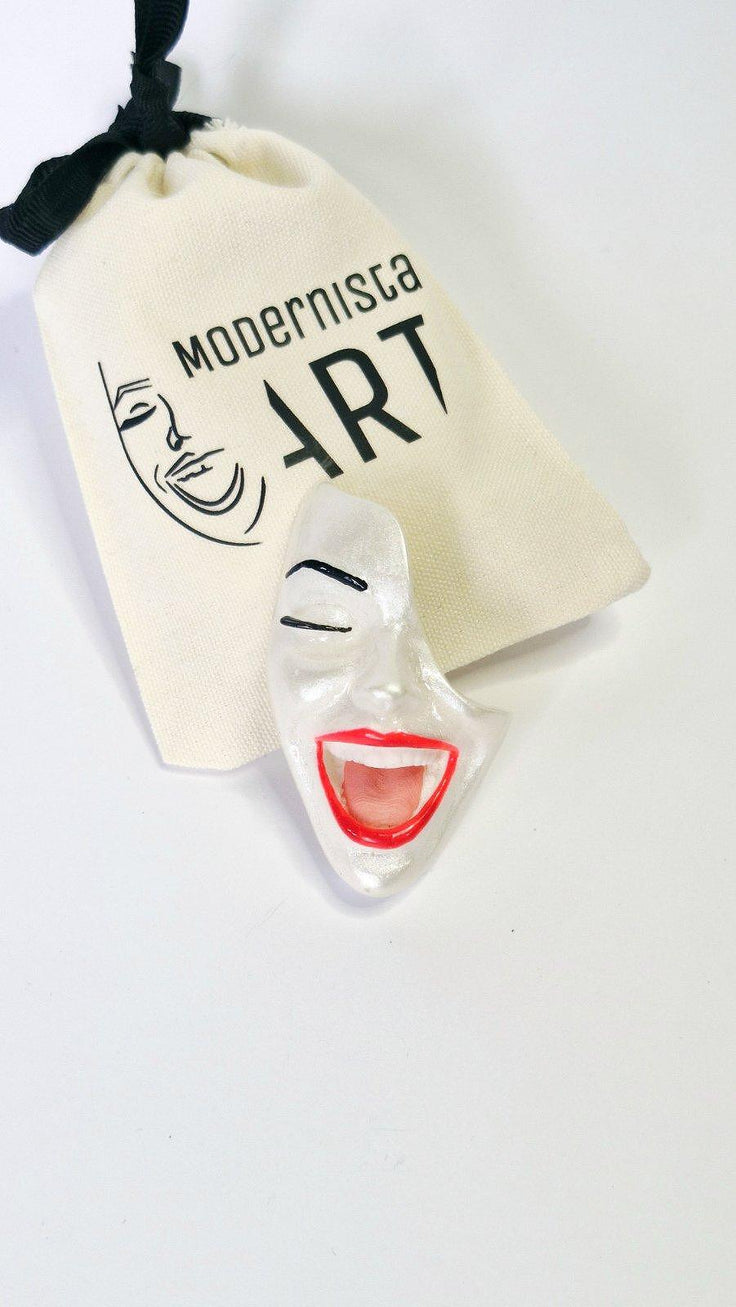 Brooch — Smile White Pearl by Modernista Art
