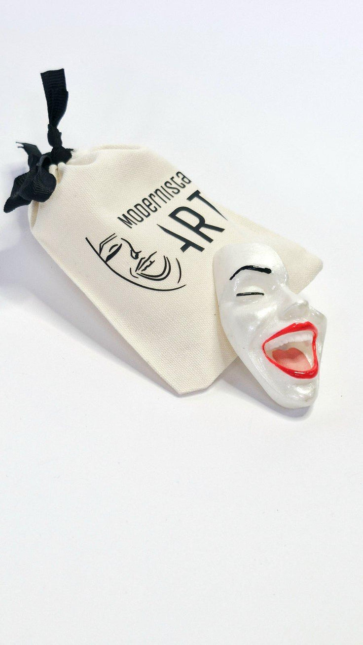 Brooch — Smile White Pearl by Modernista Art