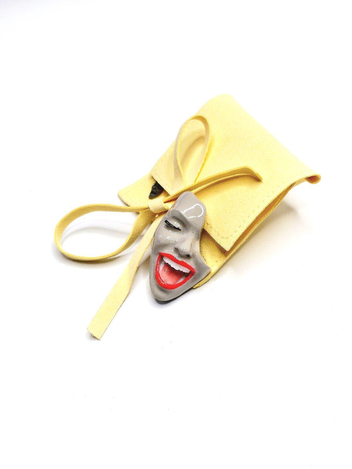 Mini Brooch — Smile Classy Beige by Modernista Art