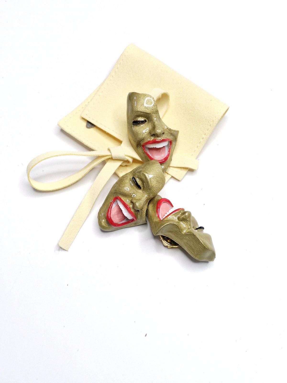 Mini Brooch — Smile Royal Gold by Modernista Art